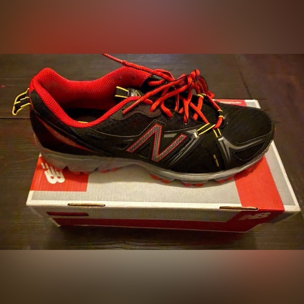 New Balance Mens 610 V2 MT610BG2 Black Trail Running Shoes Size 9.5 9 1/2 D - Picture 2 of 6